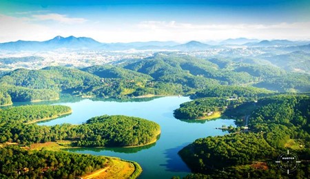 Tuyen Lam lake, Da Tien mountain in Da Lat