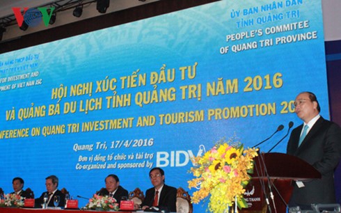 PM Nguyen Xuan Phuc promotes investment, tourism of Quang Tri 