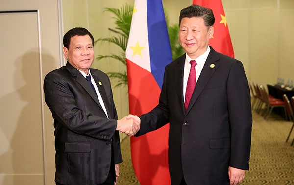 Philippines: President said to follow an independent foreign policy