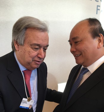 High-level sessions, meetings fill Vietnamese PM’s schedule in Davos