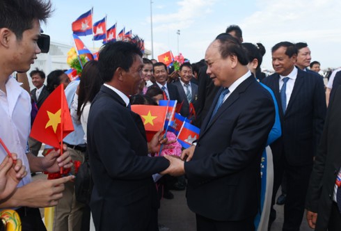 PM begins official visit to Cambodia