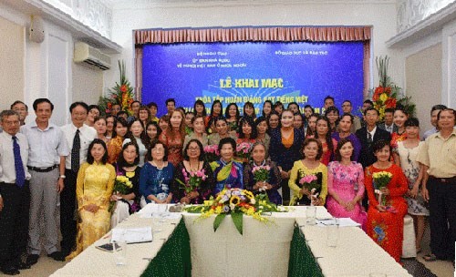 Language training course held for overseas Vietnamese teachers