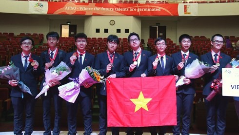 Vietnam wins 4 gold at Asian Physics Olympiad