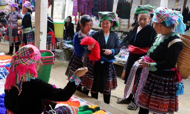 Mountain market days in Hanoi 