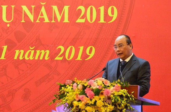 PM Nguyen Xuan Phuc chairs national mass mobilization conference