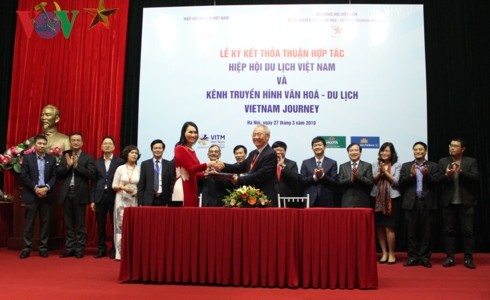 Vietnam Journey TV channel cooperates with Vietnam Tourism Association