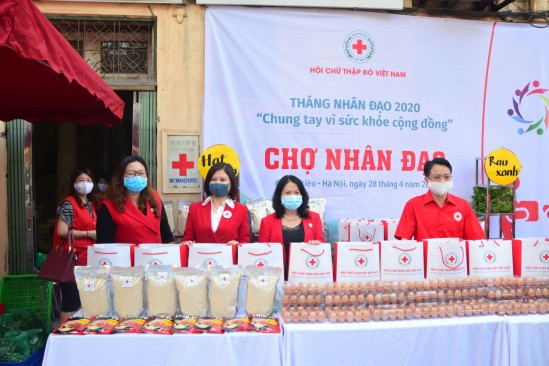 Vietnam Red Cross launches Charity Bazar