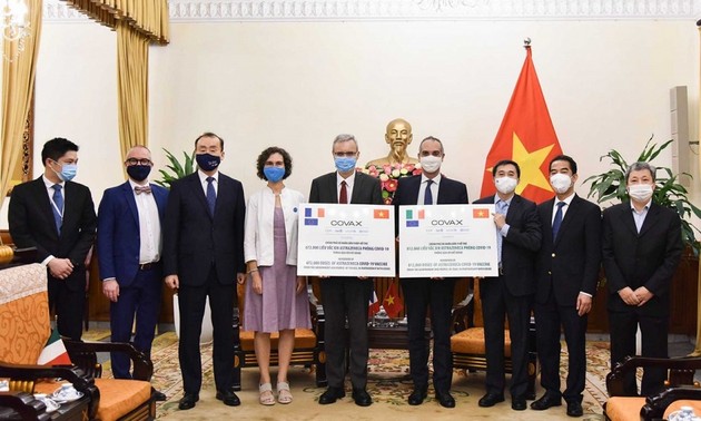 Vietnam receives 1.5 million COVID-19 vaccine doses from France, Italy