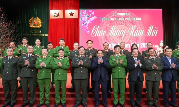 PM Pham Minh Chinh pays Tet visit to Hanoi’s Police Force