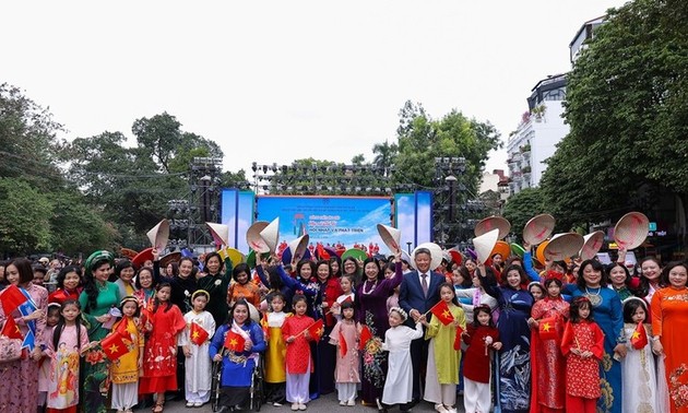 Vietnamese ao dai promoted worldwide