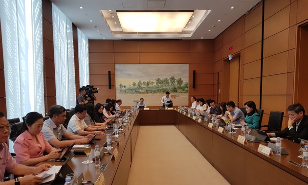 Top legislator calls for incentives to boost sci-tech enterprises