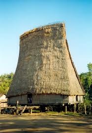 Le rong : la maison communale des Banar