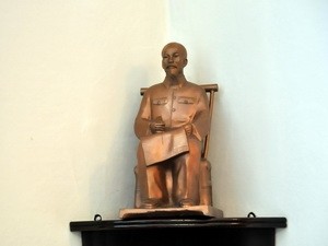 Une statue du président Ho Chi Minh à Milan