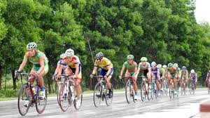 Lancement de la course cycliste “Retour à Truong Son”