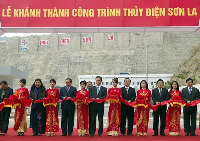 Inauguration de la centrale hydroélectrique de Son La