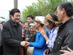 Truong Tan Sang poursuit sa tournée de travail dans la province de Ha Giang