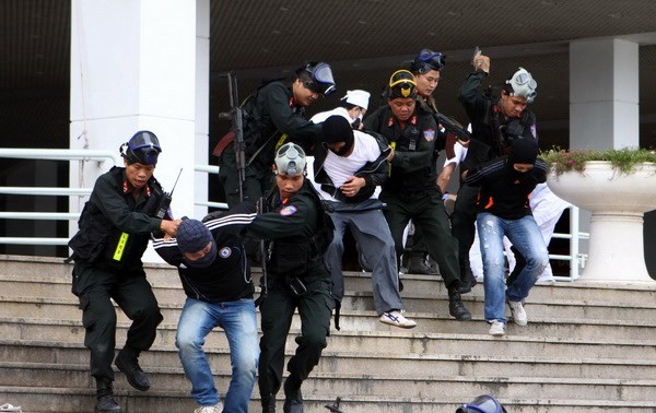 Exercice aérien anti-terroriste à l’aéroport international de Tan Son Nhat