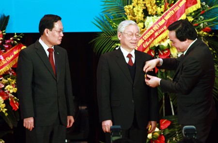 L’Université nationale de Hanoi fête son 20e anniversaire en présence de Nguyen Phu Trong