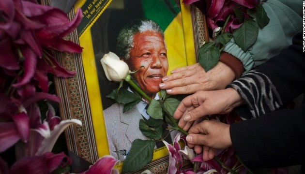 Le monde rend hommage à Nelson Mandela