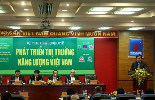 Symposium international sur le développement du marché énergétique vietnamien