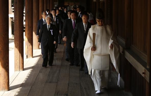 République de Corée, Chine : protestation contre la visite au sanctuaire de Yasukuni