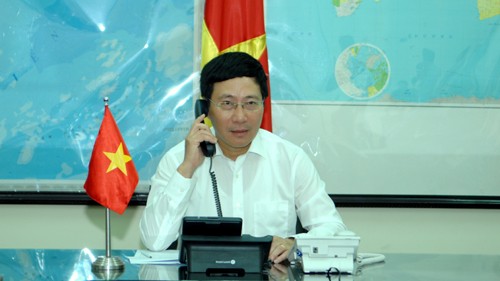 Pham Binh Minh téléphone aux ministres indonésien, singapourien et russe