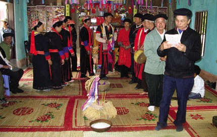 Les rituels d’invocation à la paix des Dao Thanh Y