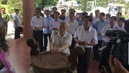 Le secrétaire général Nguyen Phu Trong se rend à Phu Quoc