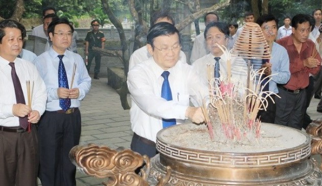 Il y a 60 ans, le président Ho Chi Minh visitait les temples des rois Hung