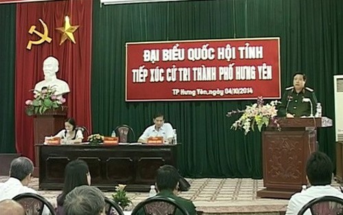 Le ministre de la défense rencontre l’électorat de Hung Yên 