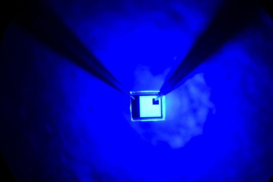 Le prix Nobel de physique attribué aux inventeurs de la LED bleue