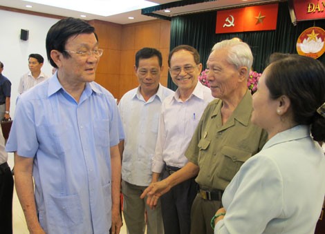 Truong Tan Sang à la rencontre des électeurs de Ho Chi Minh-ville