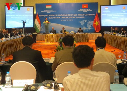 Première conférence des directeurs d’universités vietnamiennes et hongroises