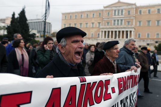 La Grèce paralysée par une grève générale