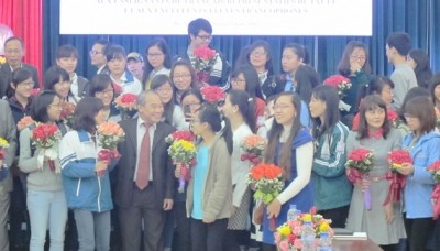 Remise des bourses VALOFRASE aux enseignants et élèves bilingues