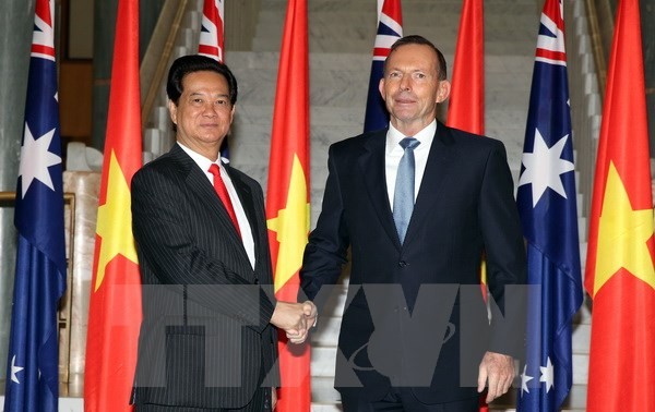 Entretien téléphonique entre Nguyen Tan Dung et Tony Abbott