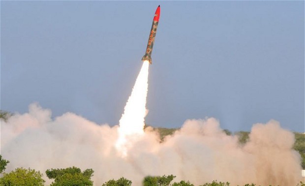 Le Pakistan réussit un nouveau test de missile capable de porter une ogive nucléaire