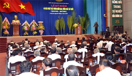 Long An fête les 40 ans de la réunification nationale 