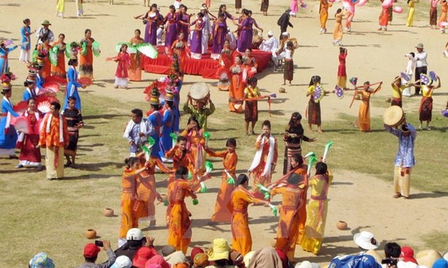 Les Cham à Ninh Thuan fêtent le Katé 