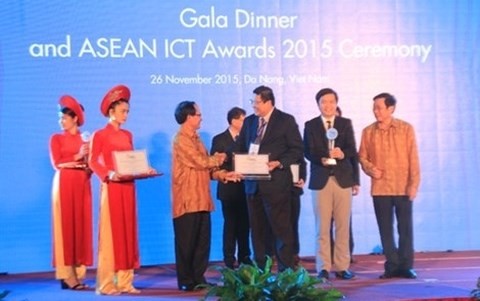 Remise des prix des technologies de l’information de l’ASEAN 2015 