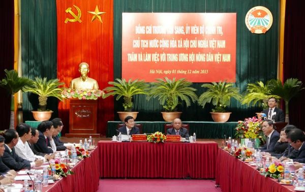 Truong Tân Sang travaille avec l’association des agriculteurs vietnamiens