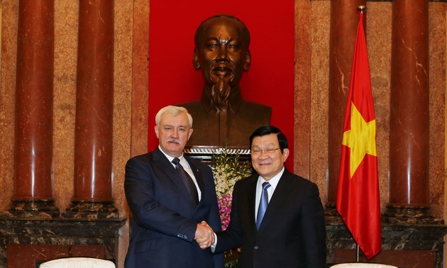 Le président vietnamien reçoit le gouverneur de Saint Pétersbourg