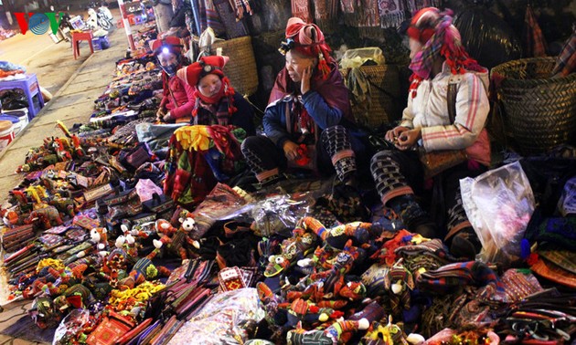 Le marché nocturne de Sapa