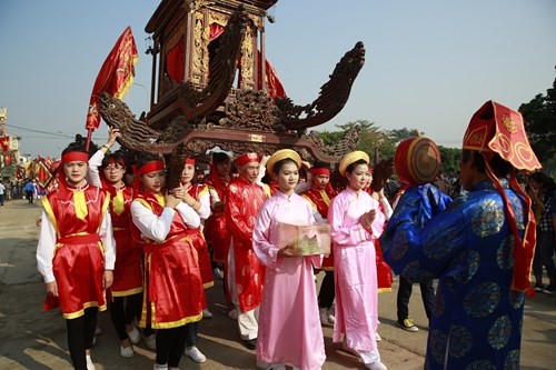 Nguyen Thi Doan à la fête des deux soeurs Trung