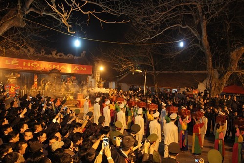 Ouverture de la fête du temple des rois Trân à Nam Dinh