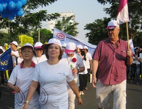 Ho Chi Minh-ville : 6000 personnes marchent pour le progrès des femmes