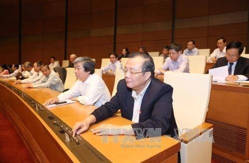 Uông Chu Luu reçoit les anciens députés de Binh Phuoc