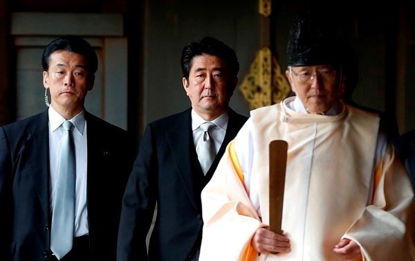 Shinzo Abe a adressé une offrande au sanctuaire de Yasukuni