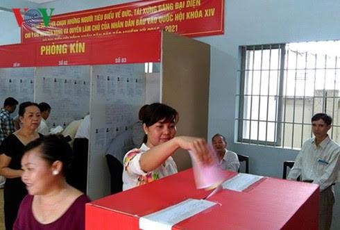 La presse étrangère couvre les élections à l’AN et aux conseils populaires au Vietnam