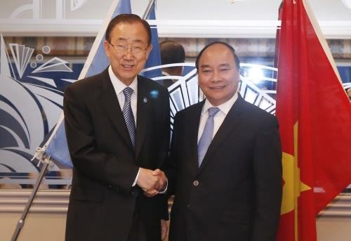 Activités de Nguyen Xuan Phuc en marge du sommet du G7